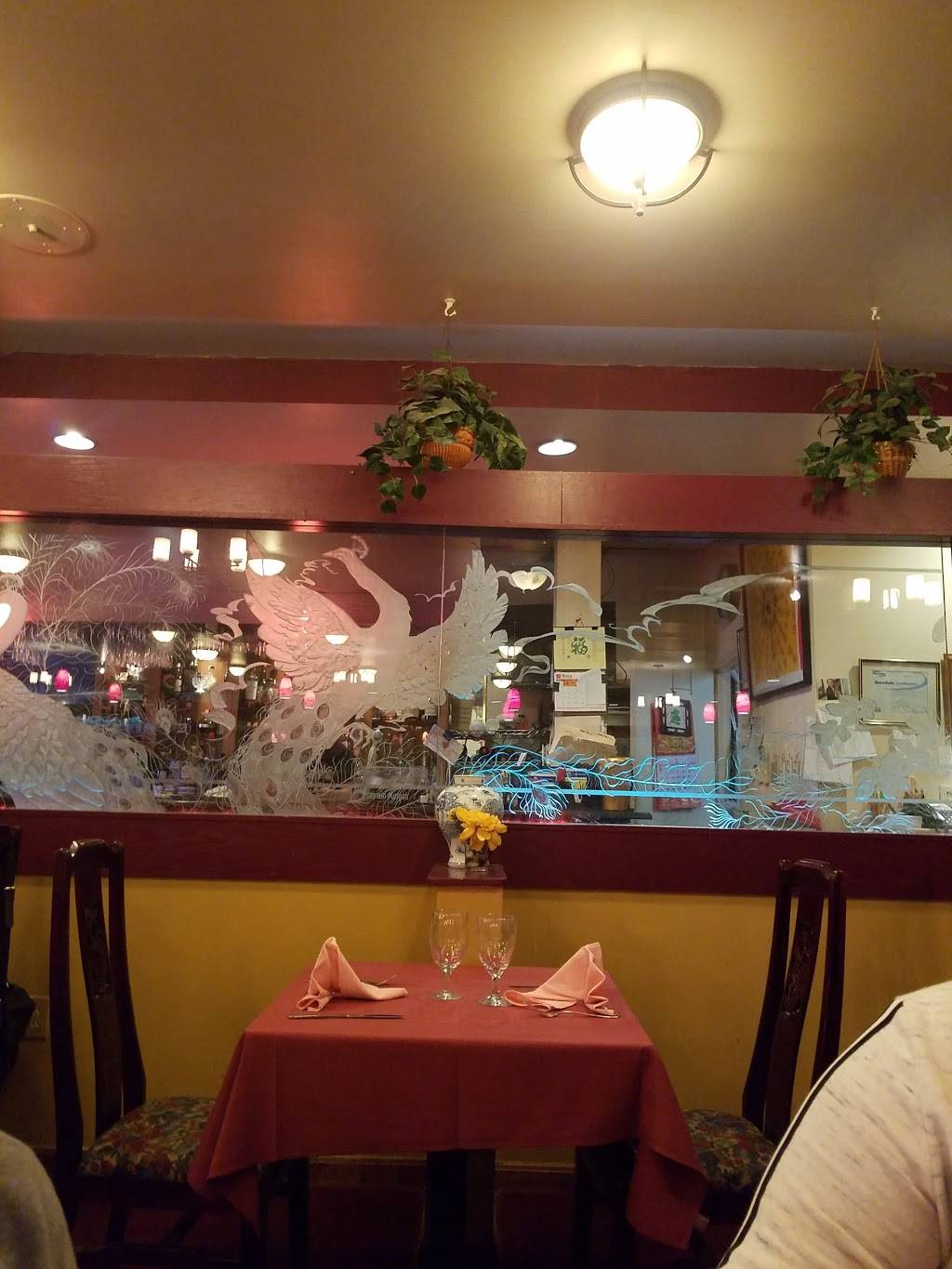 Albert Yaus East West Bistro | restaurant | 8151 Ritchie Hwy, Pasadena, MD 21122, USA | 4105445606 OR +1 410-544-5606