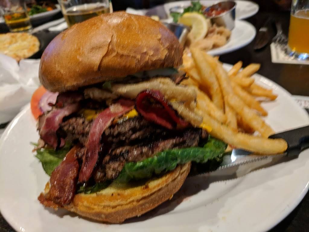 JPs Family Restaurant & Sports Lounge | restaurant | 3600 Castro Valley Blvd, Castro Valley, CA 94546, USA | 5108765151 OR +1 510-876-5151