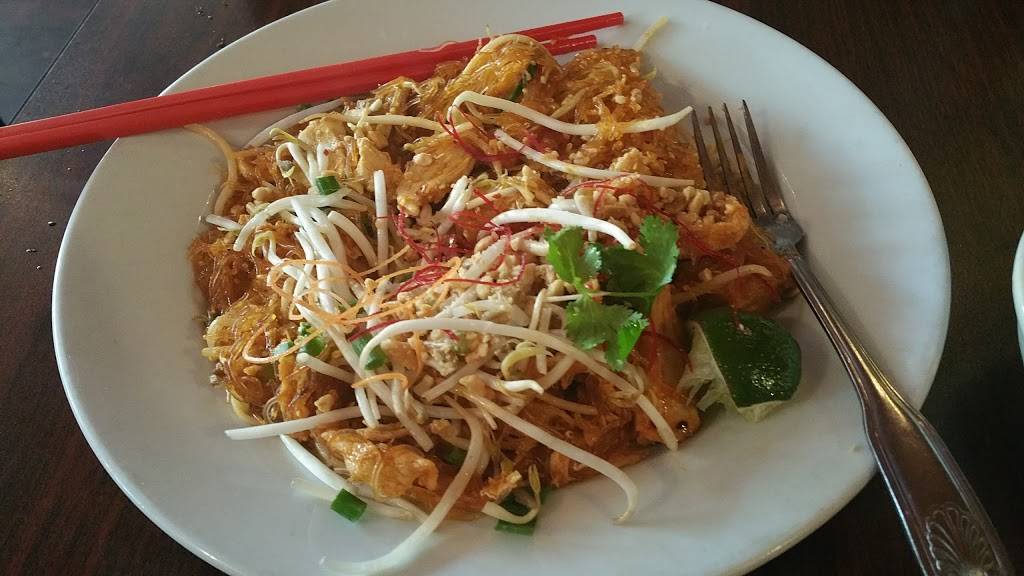 Si Lom Restaurant | restaurant | 3300 Oak Lawn Ave #110, Dallas, TX 75219, USA | 2147800983 OR +1 214-780-0983