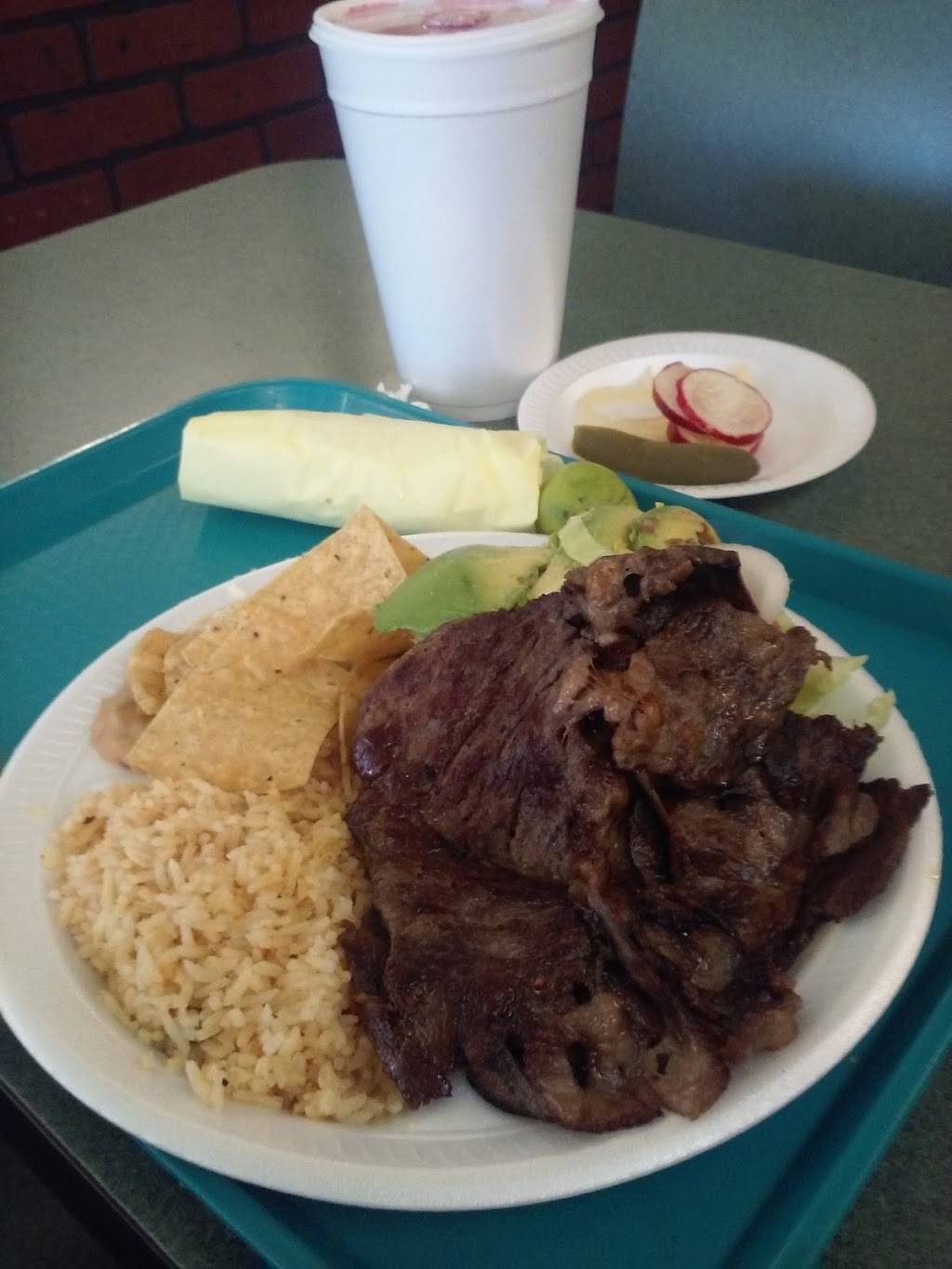 El Caporal | restaurant | 8450 Laurel Canyon Blvd, Sun Valley, CA 91352, USA | 8187683025 OR +1 818-768-3025