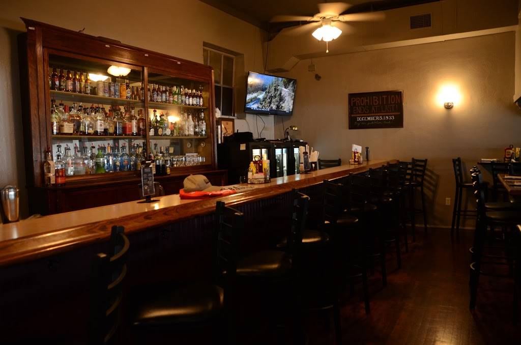 The Bank Restaurant | restaurant | 110 E State St, Pendleton, IN 46064, USA | 7657781446 OR +1 765-778-1446