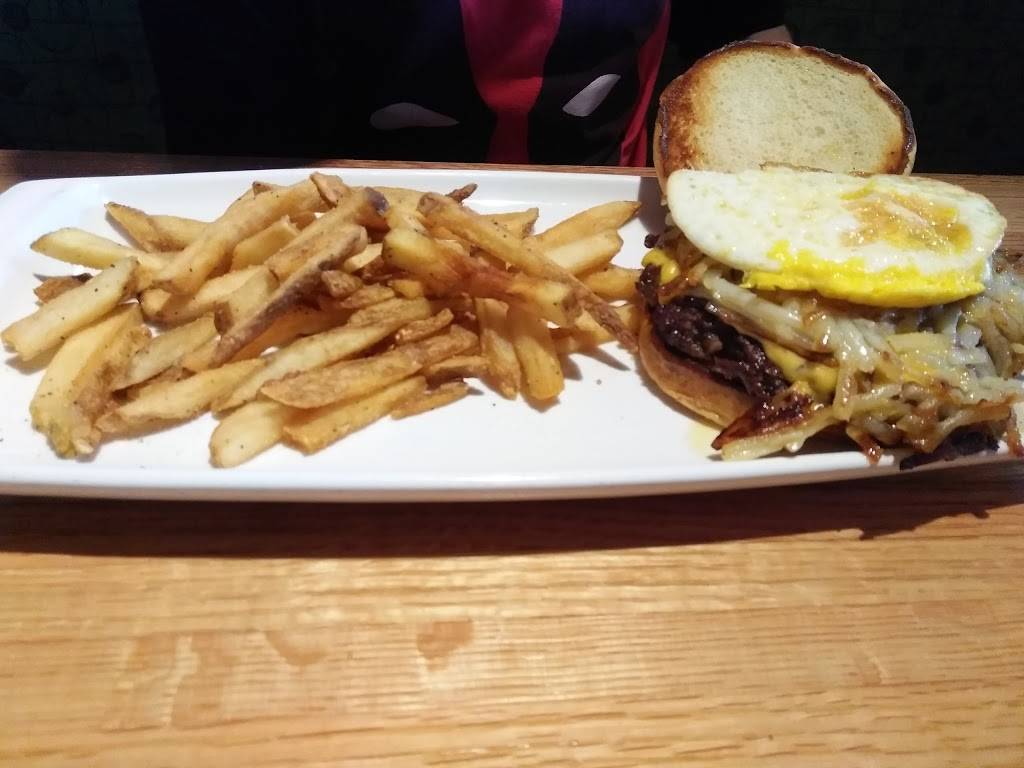 Applebees Grill + Bar | restaurant | 1806 W Main St, Salem, VA 24153, USA | 5403892784 OR +1 540-389-2784