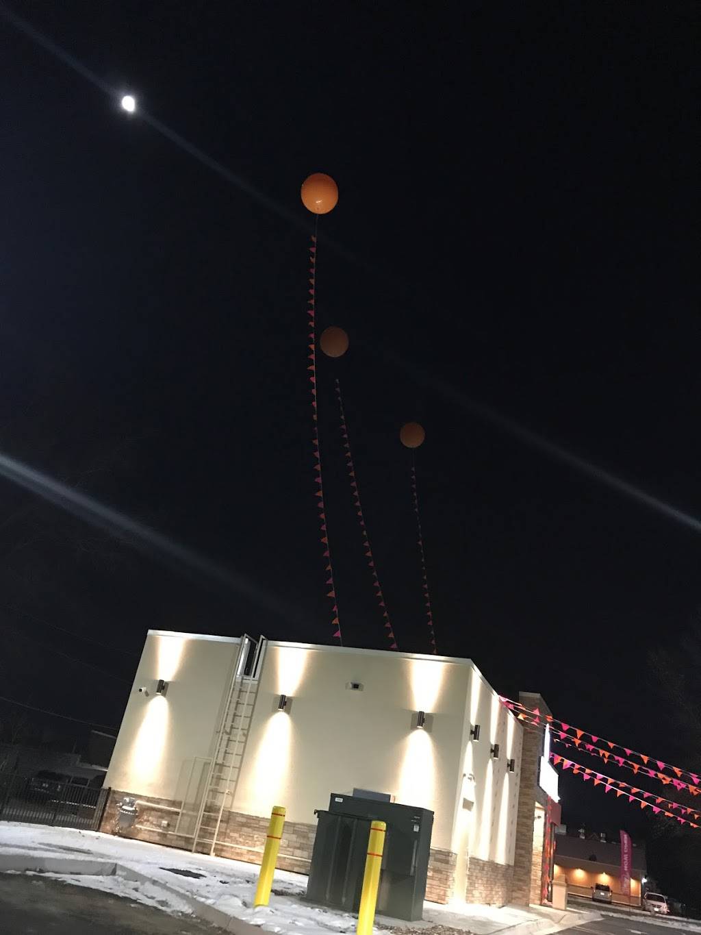 Dunkin Donuts | restaurant | 2711 18th Ave, Rock Island, IL 61201, USA | 3095581067 OR +1 309-558-1067