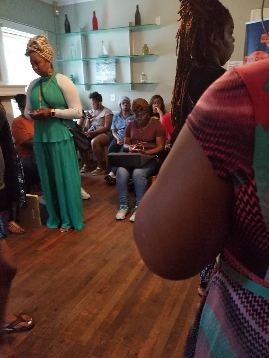 Whats Crakin | restaurant | 2478 Amelia Ave, Decatur, GA 30032, USA | 4048395688 OR +1 404-839-5688