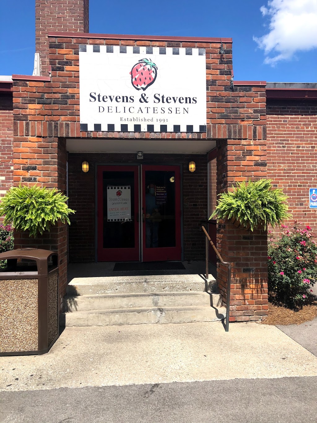 Stevens & Stevens Delicatessen | restaurant | 1114 Bardstown Rd, Louisville, KY 40204, USA | 5025843354 OR +1 502-584-3354