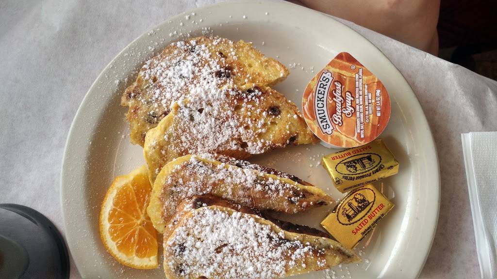 Cheesers Palace Cafe | cafe | 707 W Montrose St, Clermont, FL 34711, USA | 3524049431 OR +1 352-404-9431