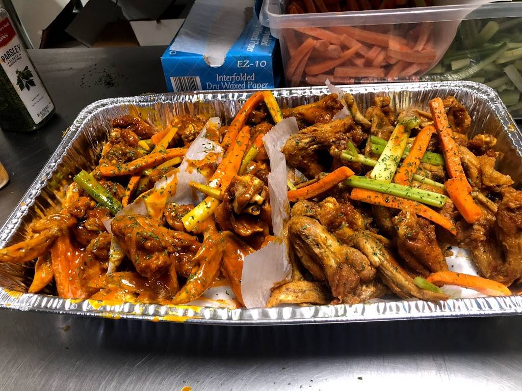 Crumpy’s Hot Wings Park & Getwell | restaurant | 3950 Park Ave, Memphis, TN 38111, USA | 9014543386 OR +1 901-454-3386