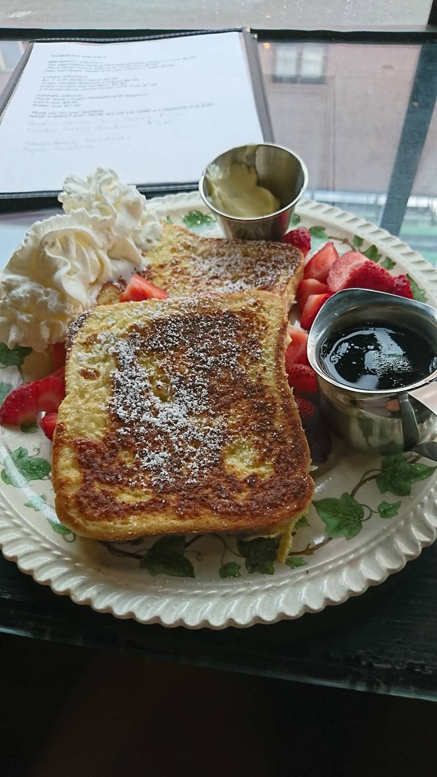 Freddies Place Olde Fashion Soda Shoppe | restaurant | 117 Fenn St, Pittsfield, MA 01201, USA | 4134992014 OR +1 413-499-2014