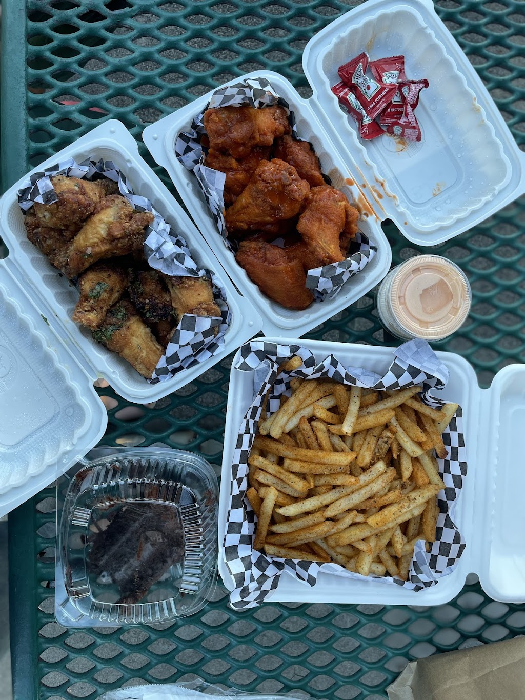 Kraken Wings | meal takeaway | 1560 S Lewis St, Anaheim, CA 92805, USA | 9094416447 OR +1 909-441-6447