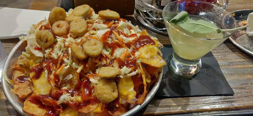 The Social at Midtown | restaurant | 1728 W University Ave, Gainesville, FL 32603, USA | 3523737383 OR +1 352-373-7383