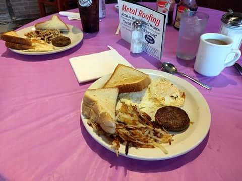 Bonnies Lunch Box | restaurant | 210 N Main St, Winnsboro, TX 75494, USA | 9033476075 OR +1 903-347-6075