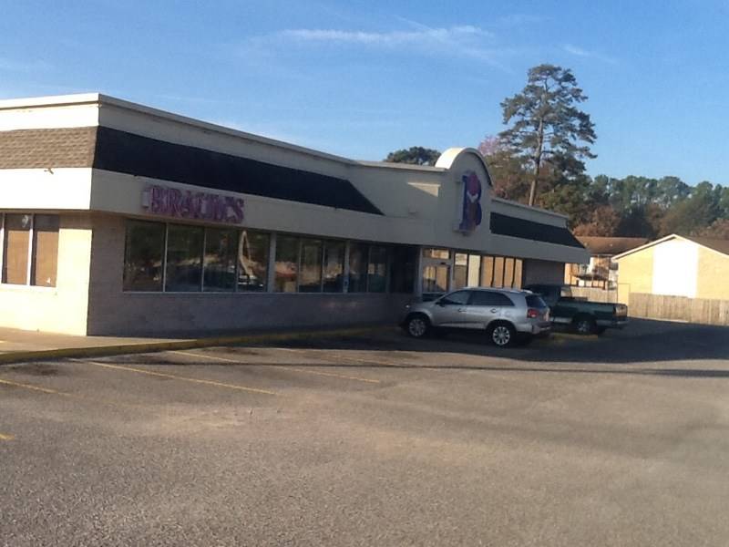 Braums Ice Cream & Burger Restaurant | restaurant | 7101 S Broadway Ave, Tyler, TX 75703, USA | 9035343973 OR +1 903-534-3973