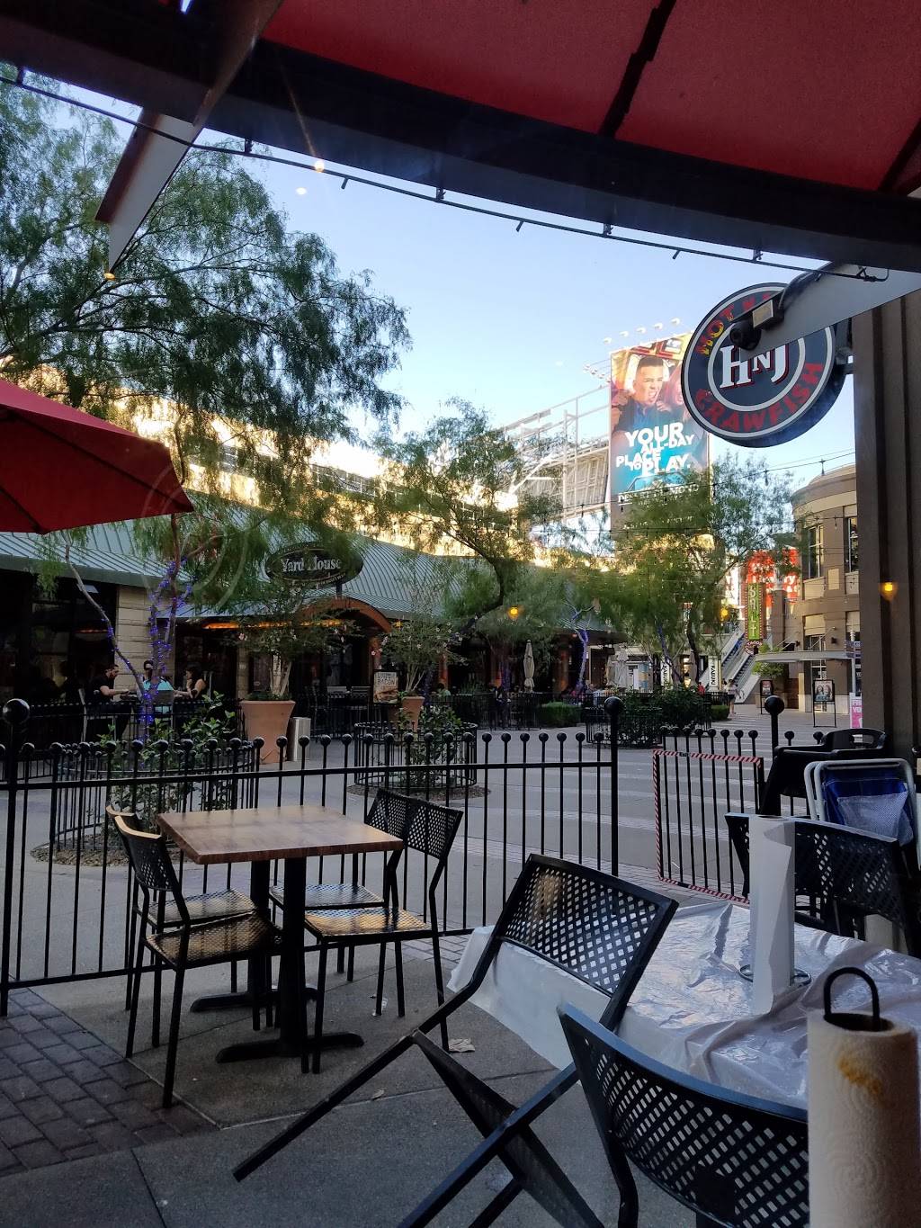 Hot N Juicy Crawfish | restaurant | 6751 N Sunset Blvd Suite E101, Glendale, AZ 85305, USA | 6238722984 OR +1 623-872-2984