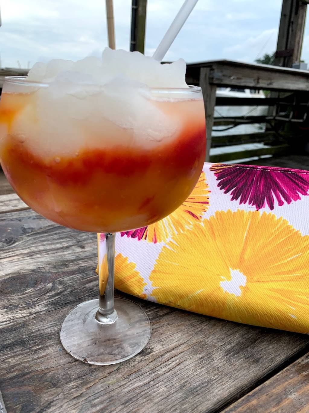 Reds Ice House | restaurant | 98 Church St, Mt Pleasant, SC 29464, USA | 8433880003 OR +1 843-388-0003