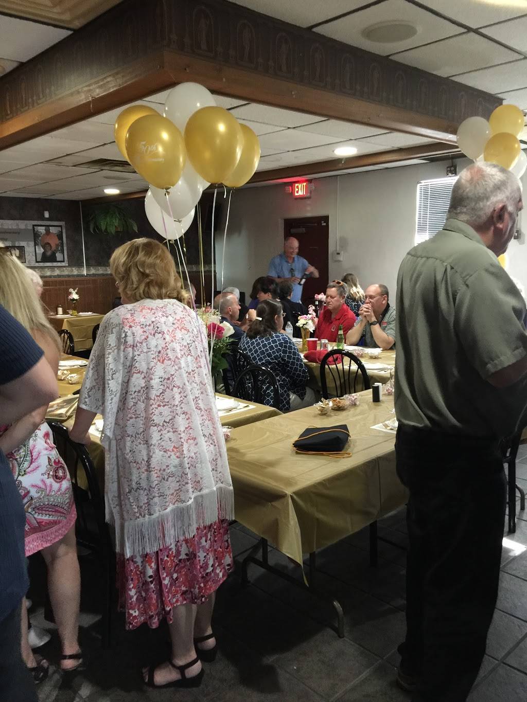 Gus Steak & Ale | restaurant | 5348 Lake Rd, Sheffield Lake, OH 44054, USA | 4409497553 OR +1 440-949-7553