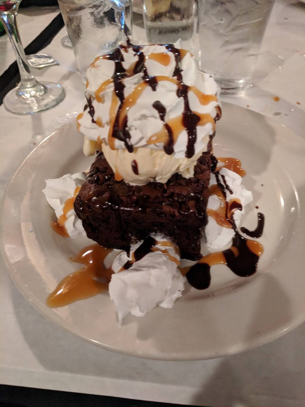 Walkers Charhouse | restaurant | 8 W Gartner Rd, Naperville, IL 60540, USA | 6306379688 OR +1 630-637-9688