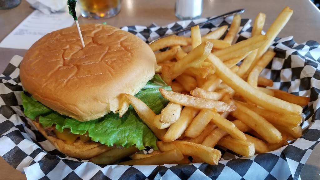 Boardwalk Fries Burgers Shakes | restaurant | 691 Tasman Dr, Sunnyvale, CA 94089, USA | 4087435110 OR +1 408-743-5110