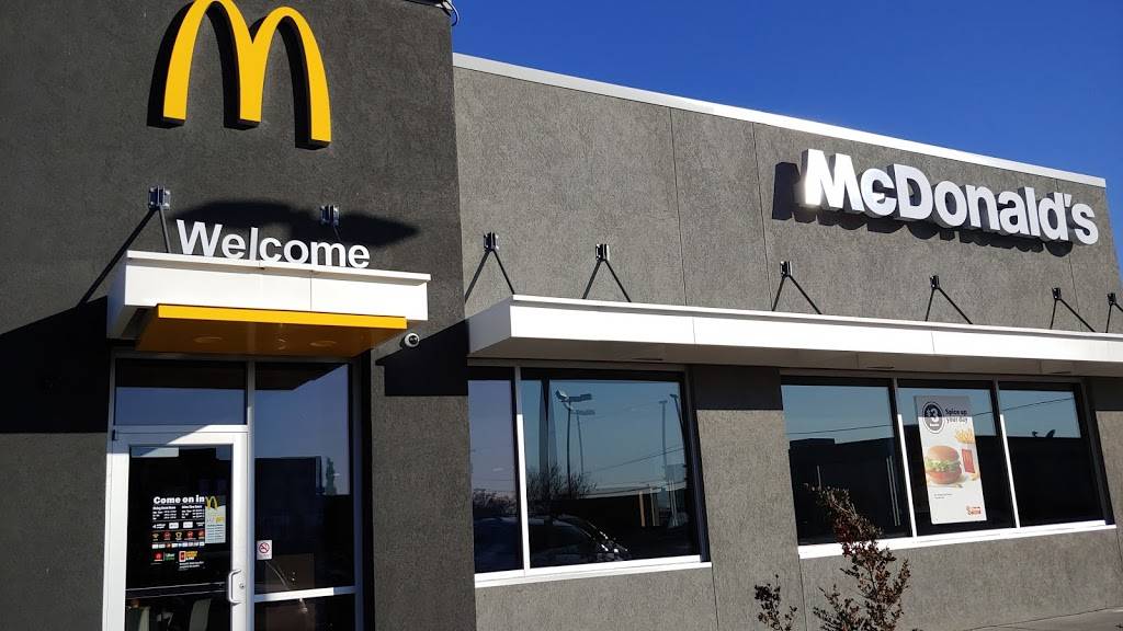 McDonalds | cafe | 5440 Dyer St, El Paso, TX 79904, USA | 9155658576 OR +1 915-565-8576