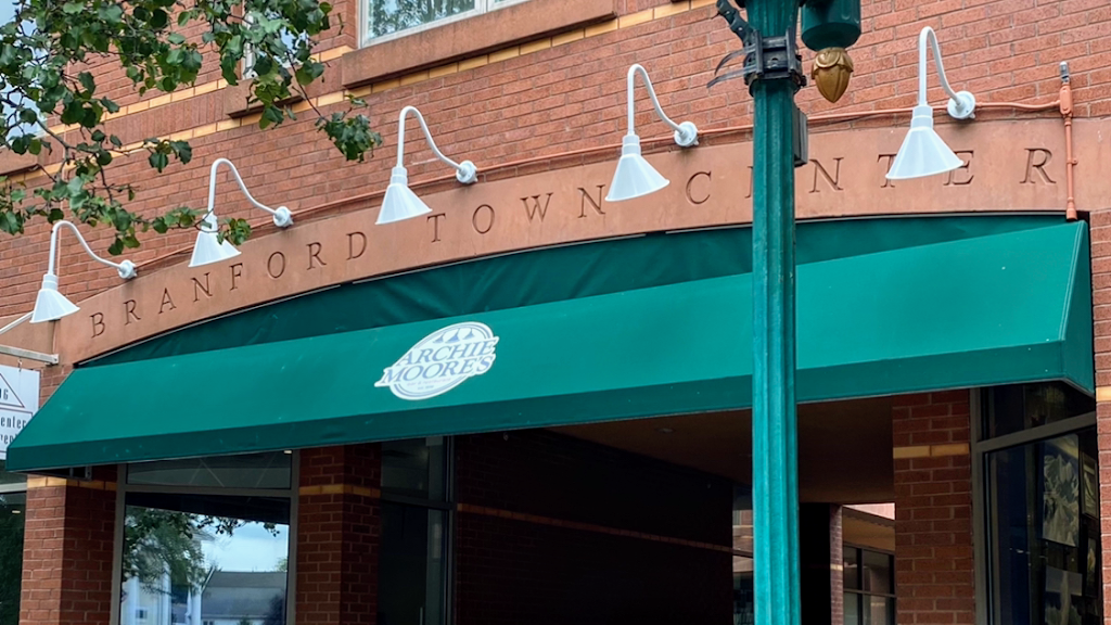 Archie Moore’s Bar & Restaurant | restaurant | 988 Main St, Branford, CT 06405, USA | 2034816100 OR +1 203-481-6100