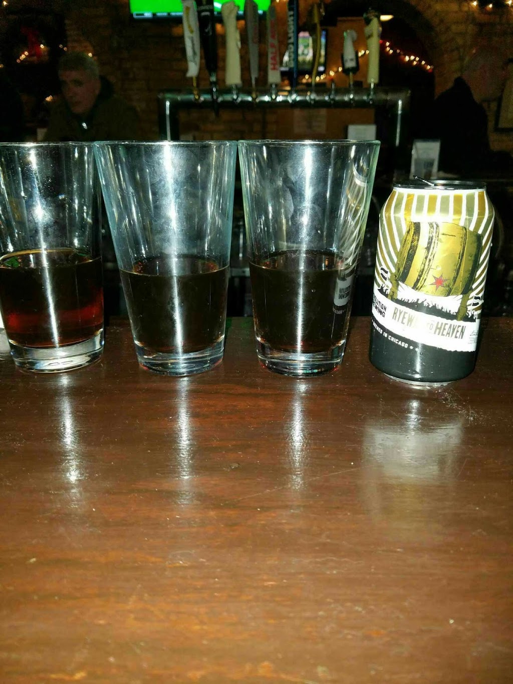 Emerald Isle | restaurant | 6686 N Northwest Hwy, Chicago, IL 60631, USA | 7737752848 OR +1 773-775-2848