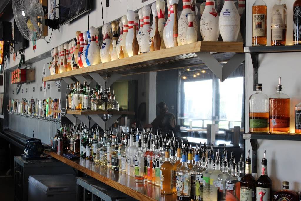 Bowlounge | night club | 167 Turtle Creek Blvd #103, Dallas, TX 75207, USA | 2147417737 OR +1 214-741-7737