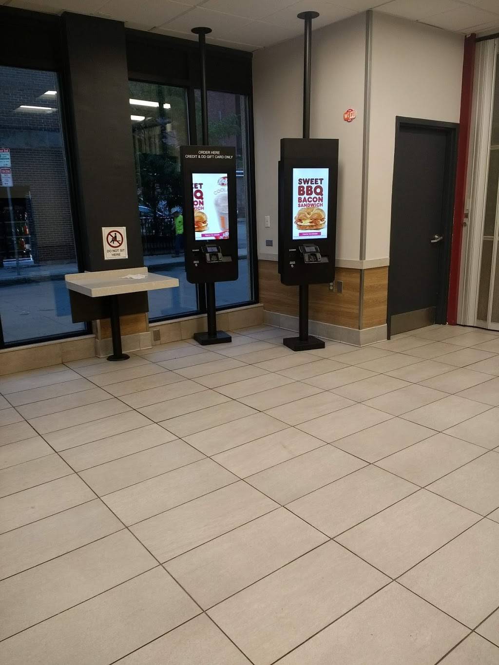 Dunkin | bakery | 59 Causeway St, Boston, MA 02114, USA | 6173674565 OR +1 617-367-4565