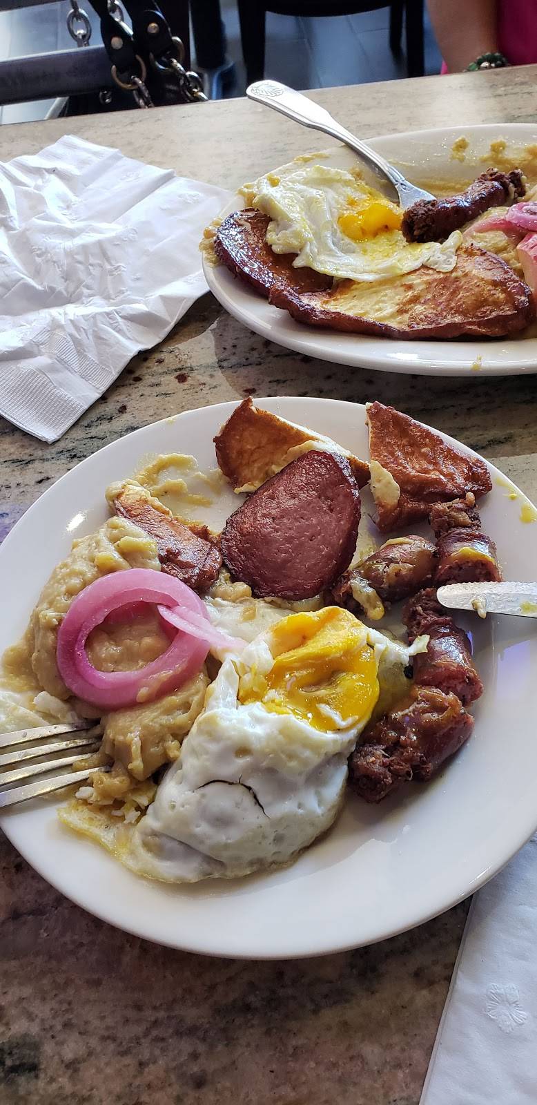 Malecon | restaurant | 4141 Broadway, New York, NY 10033, USA | 2129273812 OR +1 212-927-3812