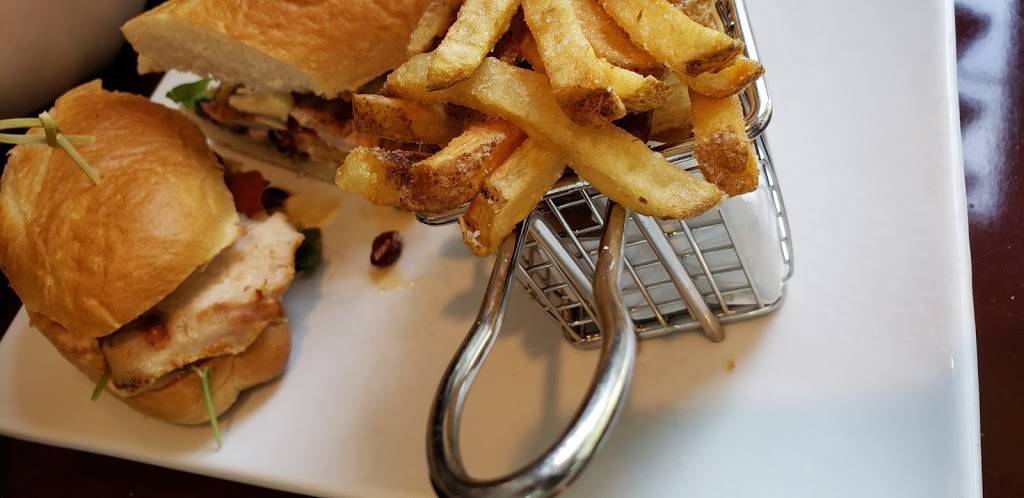 The Heights Restaurant and H Bar | restaurant | 903 Hanshaw Rd, Ithaca, NY 14850, USA | 6072574144 OR +1 607-257-4144