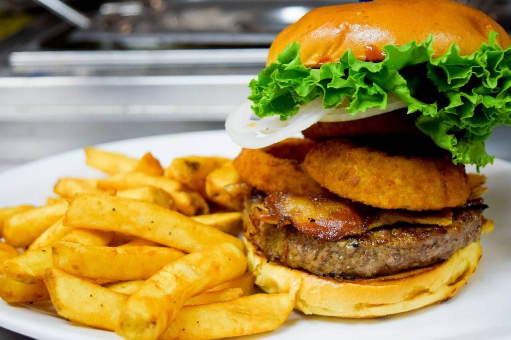 Riverdale Diner | restaurant | 521 River Rd, Shelton, CT 06484, USA | 2039244084 OR +1 203-924-4084