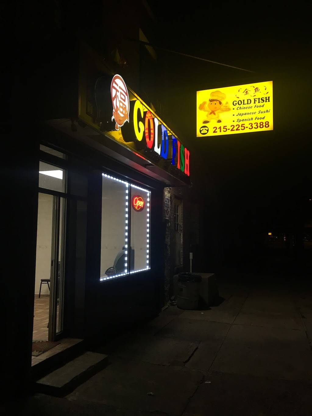 Gold Fish | meal takeaway | 2022 W Hunting Park Ave, Philadelphia, PA 19140, USA | 2152253388 OR +1 215-225-3388