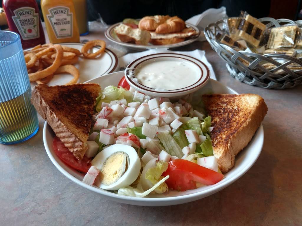 Sophias Restaurant | restaurant | 3201 S Riverside Dr, Beloit, WI 53511, USA | 6083689598 OR +1 608-368-9598