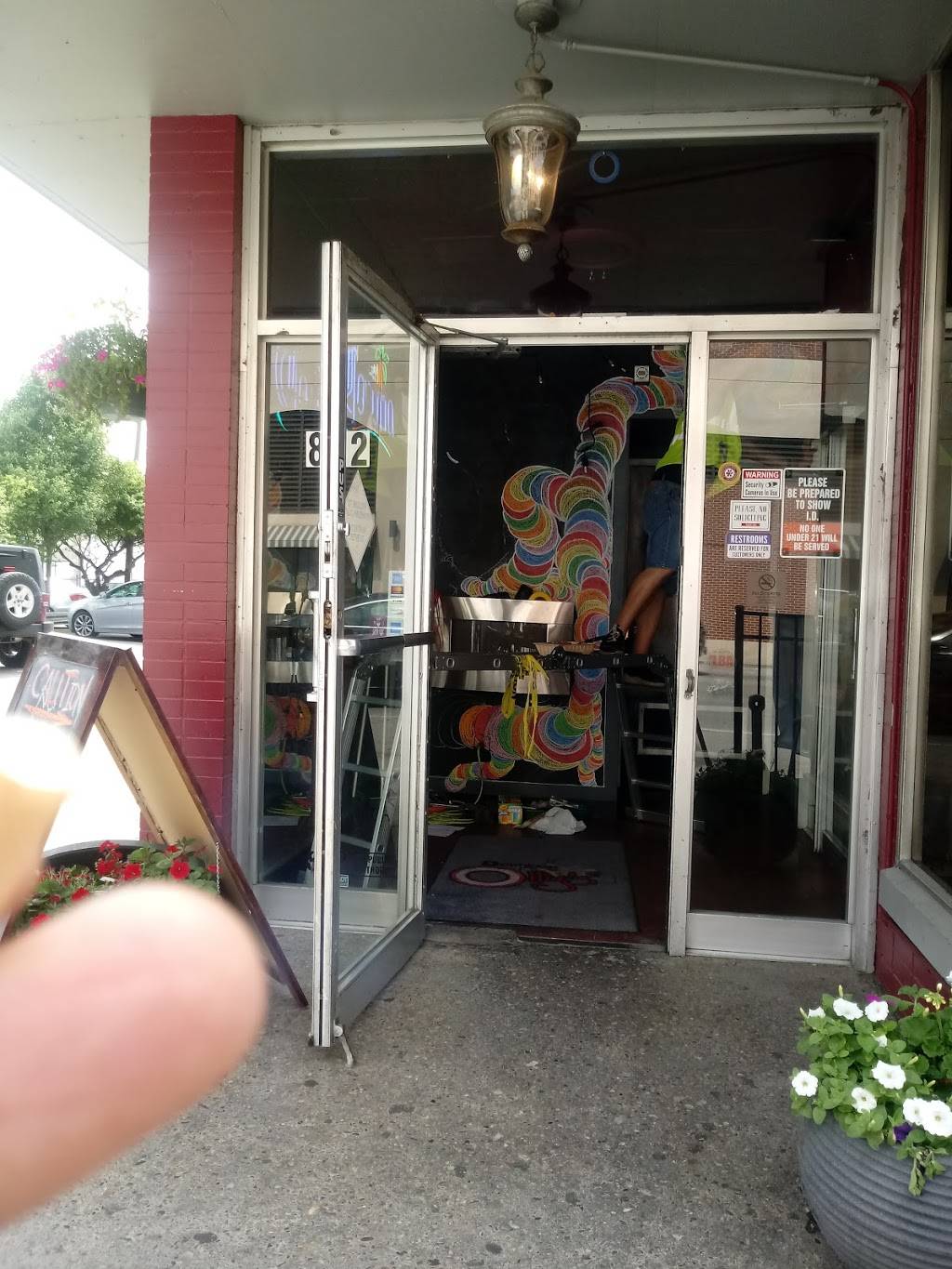 Downtown Ollys | restaurant | 822 N Illinois St, Indianapolis, IN 46204, USA | 3176365597 OR +1 317-636-5597