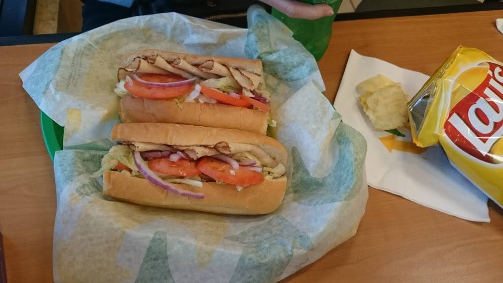 Subway | restaurant | 5608 Mission Center Rd Suite 903, San Diego, CA 92108, USA | 6198581473 OR +1 619-858-1473