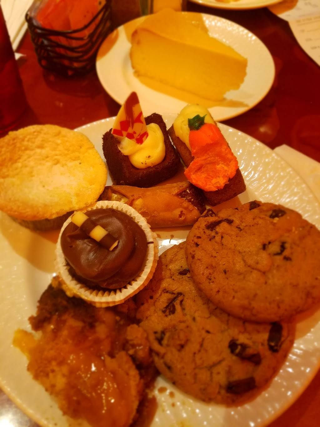 The Kitchen Buffet | restaurant | 999 N 2nd St, St. Louis, MO 63102, USA | 3148817570 OR +1 314-881-7570