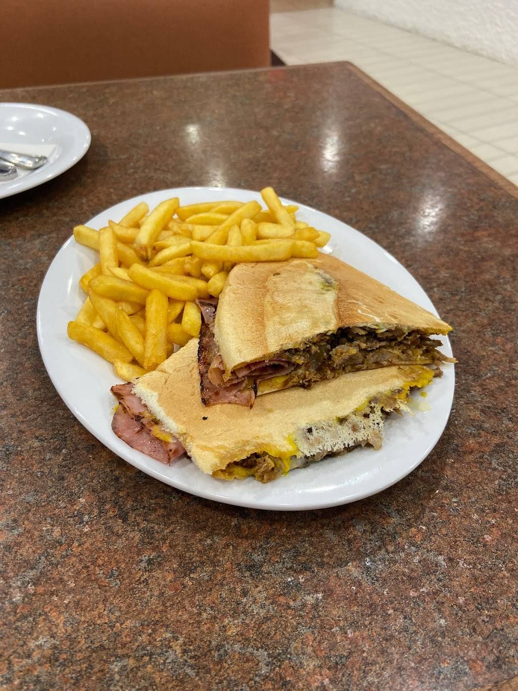 South Olden BBQ | restaurant | 2217 S Olden Ave, Trenton, NJ 08610, USA | 6092452322 OR +1 609-245-2322