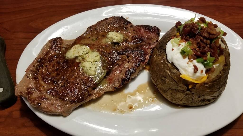 Ruby Tuesday | restaurant | 7 Corvette Dr, Litchfield, IL 62056, USA | 2173242808 OR +1 217-324-2808