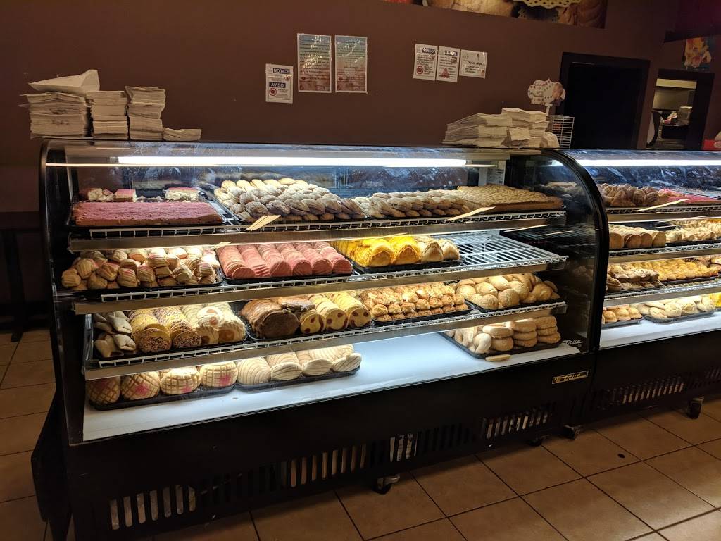 Los Pipiles Restaurant | restaurant | 12033 Veterans Memorial Dr #103, Houston, TX 77067, USA | 2815832720 OR +1 281-583-2720