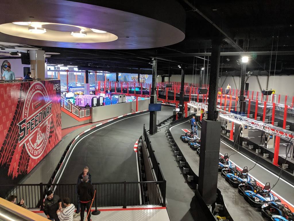 Apex Entertainment Marlborough | restaurant | 21 Apex Drive, Marlborough, MA 01752, USA | 5082518666 OR +1 508-251-8666