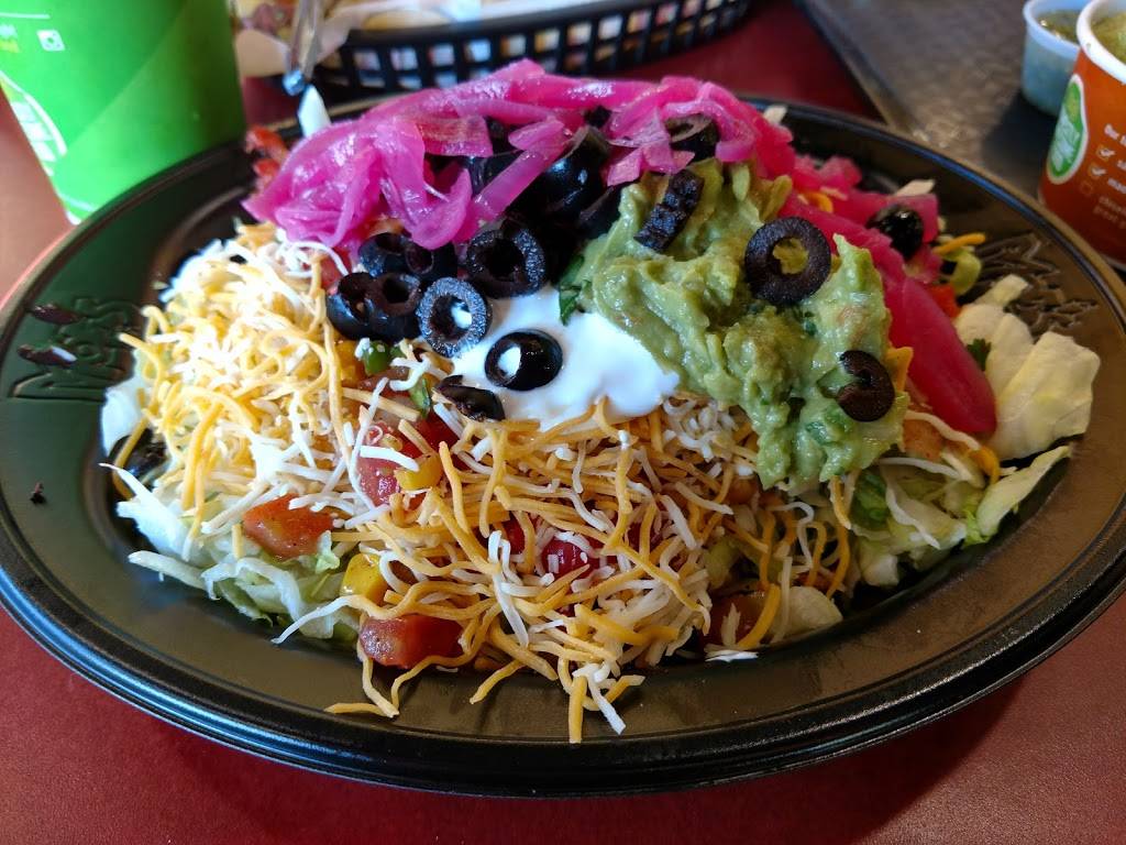 Moes Southwest Grill | restaurant | 976 W Mitchell Hammock Rd, Oviedo, FL 32765, USA | 4075421519 OR +1 407-542-1519