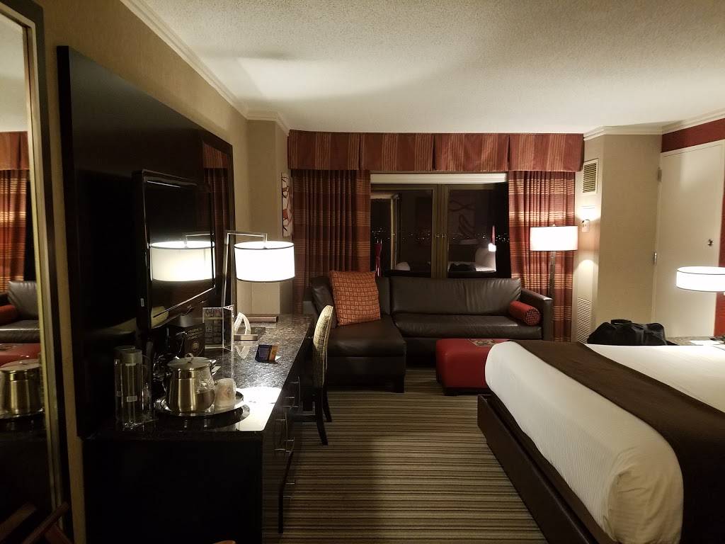 Golden Nugget Atlantic City Hotel, Casino & Marina | night club | 600 Huron Ave, Atlantic City, NJ 08401, USA | 6094412000 OR +1 609-441-2000