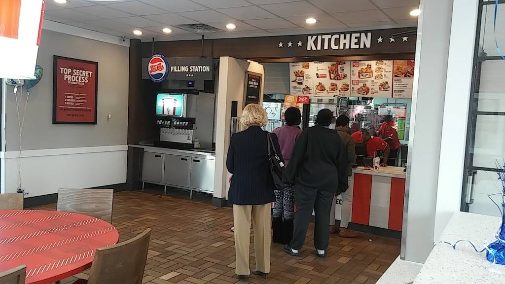 KFC | restaurant | 2716 W Grand Blvd, Detroit, MI 48208, USA | 3138754366 OR +1 313-875-4366