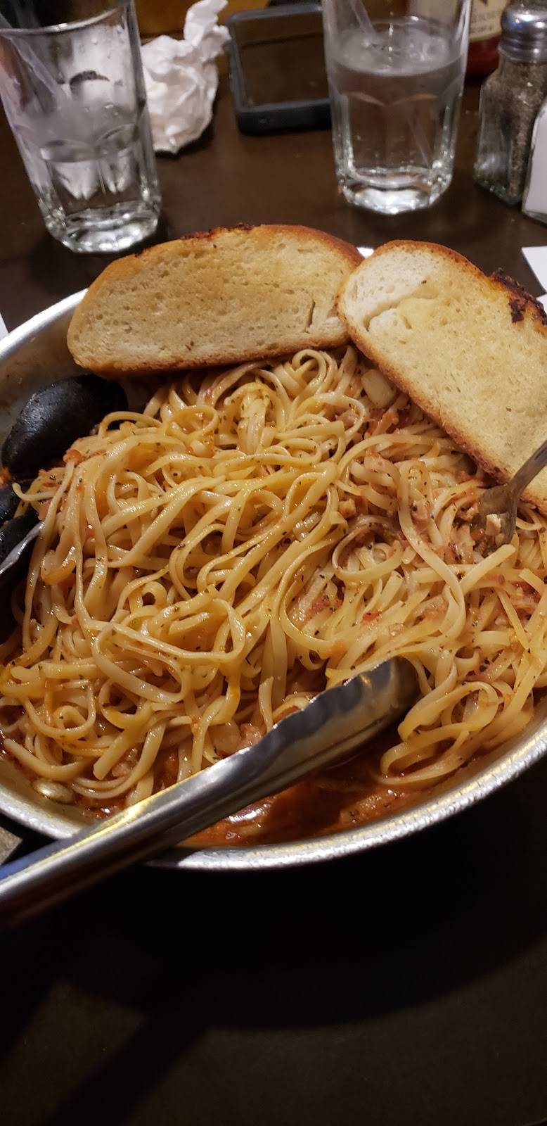 Stadium Sports Club & Pizza | restaurant | 4015 Algonquin Rd, Rolling Meadows, IL 60008, USA | 8473972440 OR +1 847-397-2440