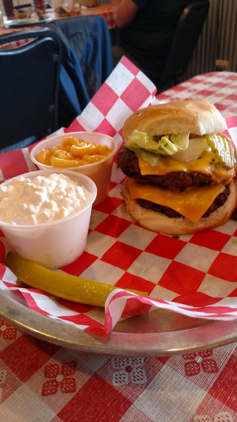 Backyard BBQ | restaurant | 220 N Haughton Hwy, Greenup, IL 62428, USA | 2179235100 OR +1 217-923-5100