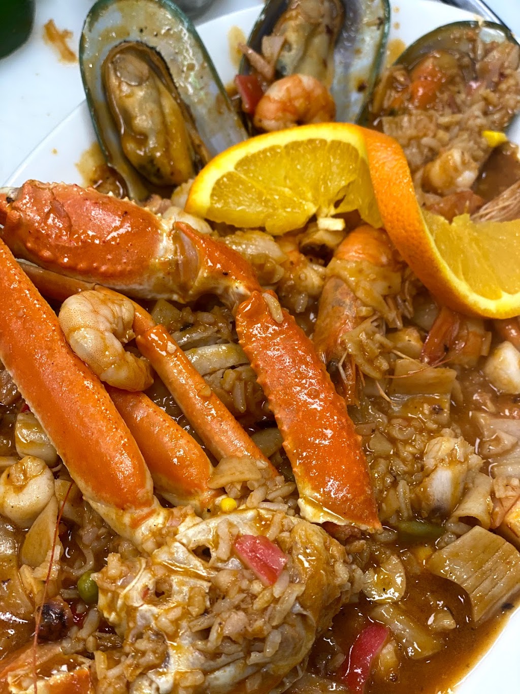 Delfin Bar & Grill Mexican Seafood | restaurant | 6010 S Cass Ave, Westmont, IL 60559, USA | 6305416011 OR +1 630-541-6011