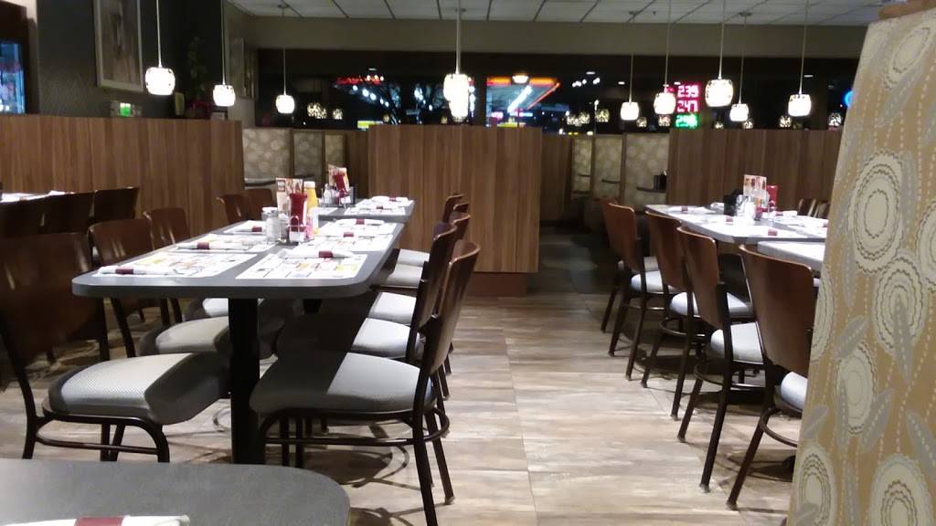 The Village Place | meal takeaway | 5723 Dixie Hwy, Waterford Twp, MI 48329, USA | 2486232266 OR +1 248-623-2266