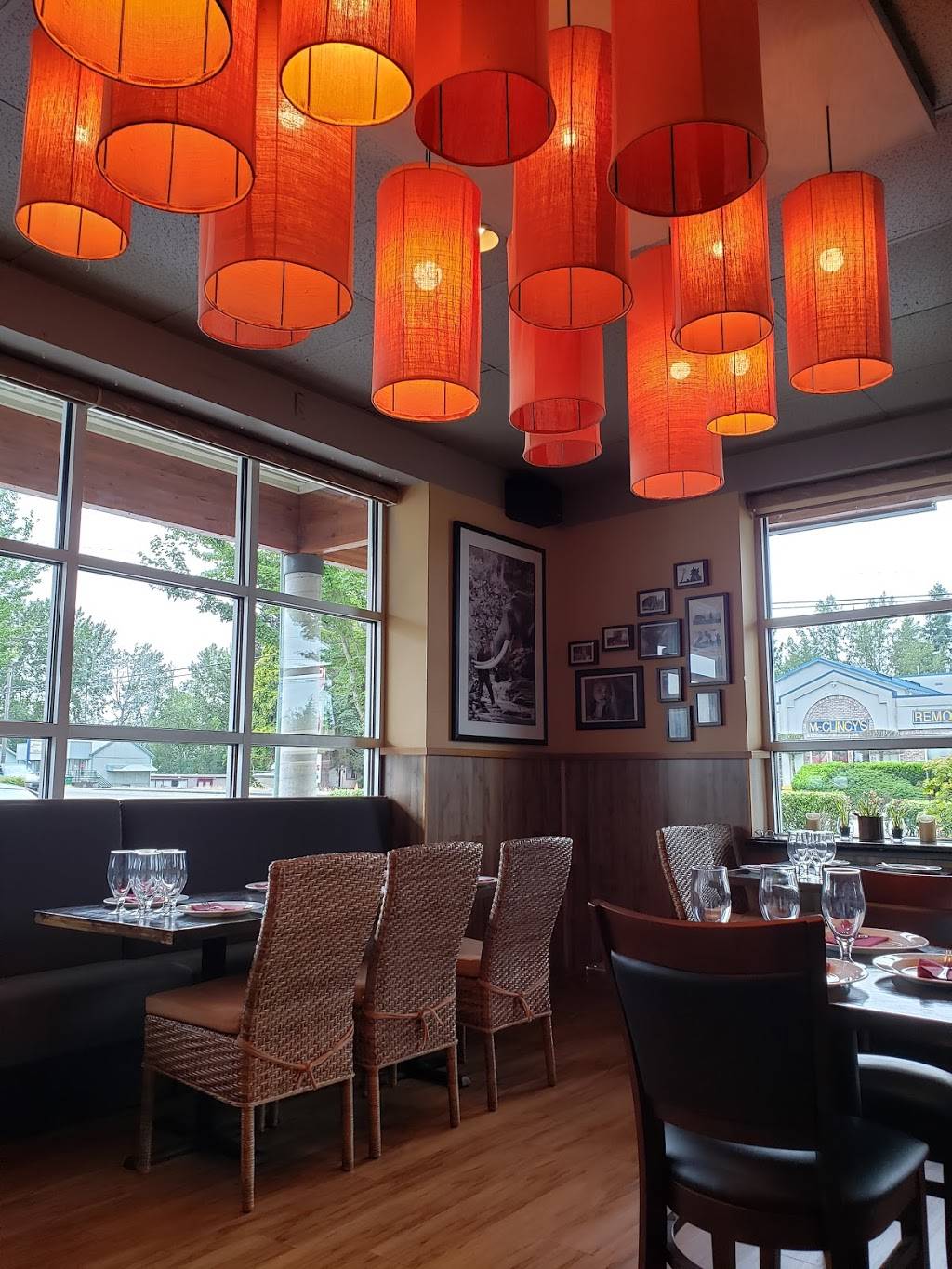 Sing Tong Thai Cuisine | restaurant | 4605 NE 4th St #1-2, Renton, WA 98059, USA | 4255244910 OR +1 425-524-4910