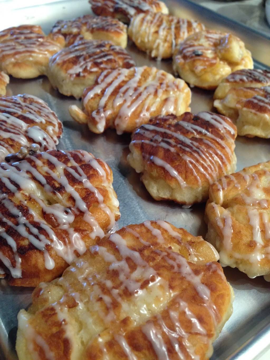 Chantilly Beignes Bistro | restaurant | 619 Rue Principale, Laval, QC H7X 1C7, Canada | 4509699619 OR +1 450-969-9619