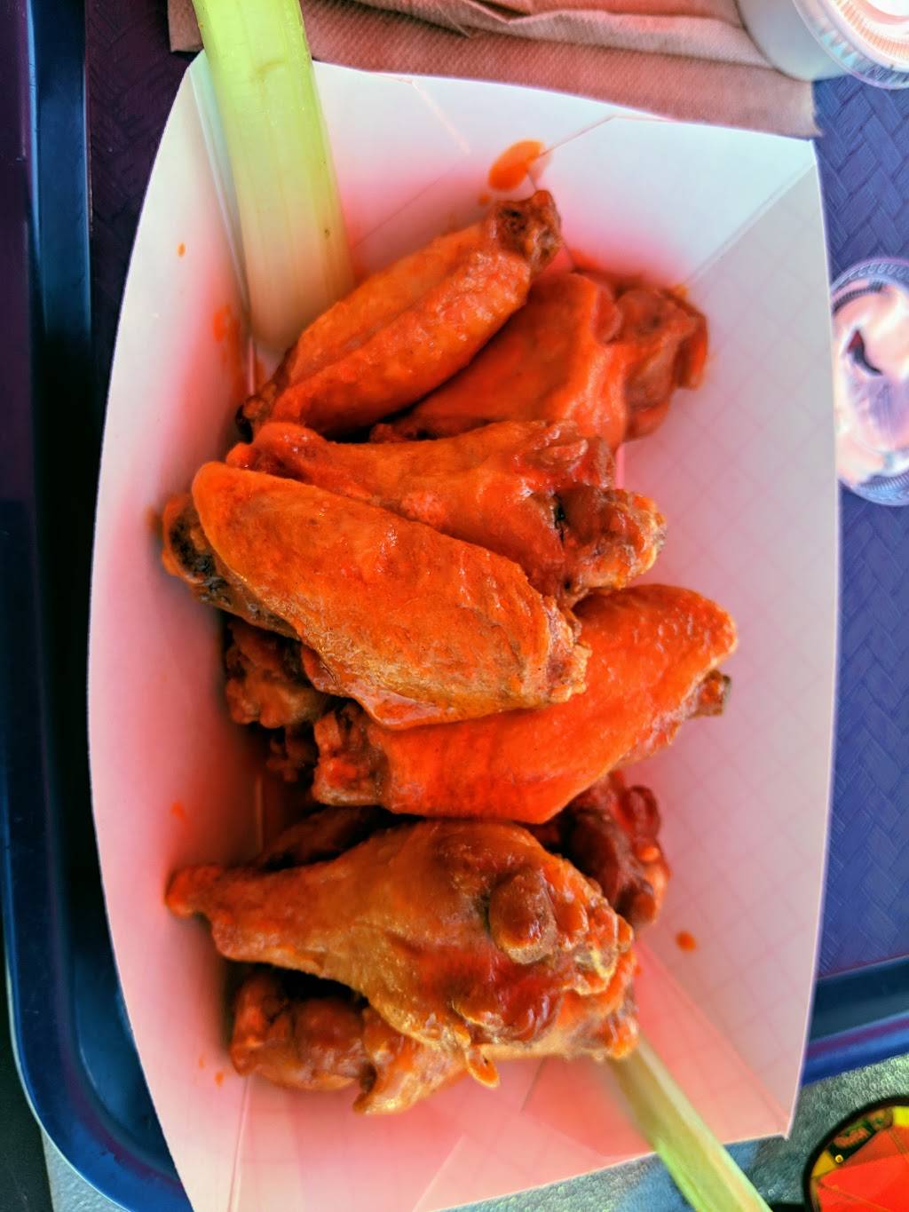 VooDoo Wing Company | restaurant | 2059 S College St, Auburn, AL 36832, USA | 3343297777 OR +1 334-329-7777