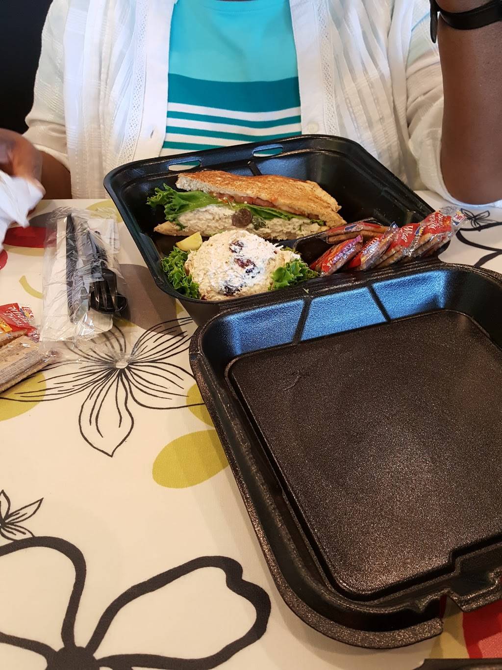 Chicken Salad Chick | restaurant | 2855 Medical Center Pkwy F, Murfreesboro, TN 37129, USA | 6159888169 OR +1 615-988-8169