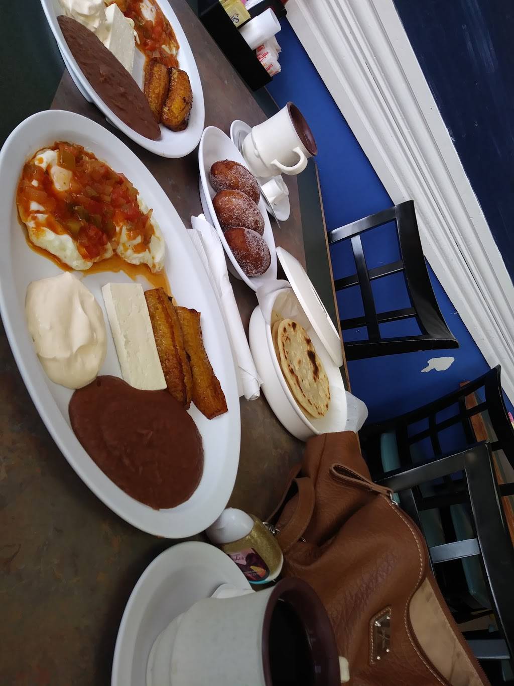 El Amanecer Restaurante y Pupuseria | restaurant | 17904 W Little York Rd, Houston, TX 77084, USA | 2818589088 OR +1 281-858-9088